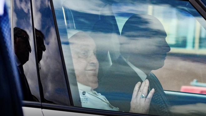 Francisco, saliendo del hospital