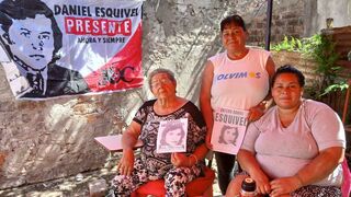 Hermana melliza, Genoveva, con su hija, Carmen, y nieta, Daniela