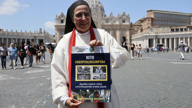 Sor Lucía Caram, en el Vaticano, en una campaña para ayudar a Ucrania