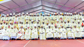 Los obispos, en un asamblea continental