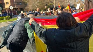 Protestas ante la sede de la CEE