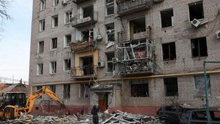 Un edificio alcanzado por un dron en Dnipro, Ucrania