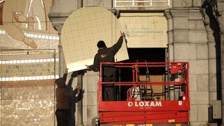 Lourdes: los mosaicos de Rupnik, cubiertos