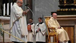 Dziwisz dirige unas palabras junto a Parolin