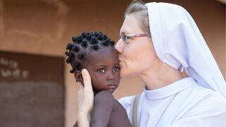 Sor Ivančica Fulir al servicio de los niños Benín