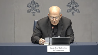 Tolentino, durante la presentación del pabellón vaticano en la Bienal