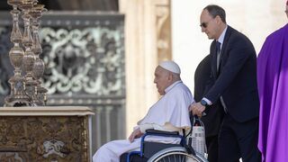 Strappetti conduce a Francisco en la misa del Jubileo de los Enfermos