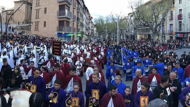 Las hermandades llenan las calles estos días