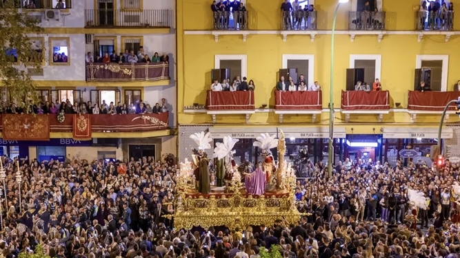 La 'madrugá' en la Semana Santa sevillana