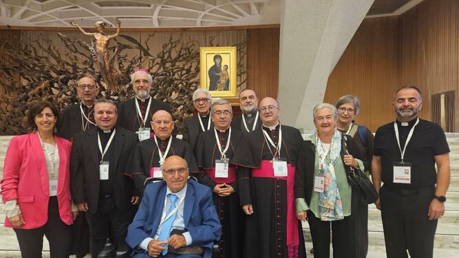 Eva Fernández con la delegación española en el Sínodo
