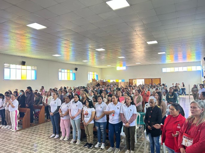 asamblea liturgica en la carcel de mujeres de Bogota