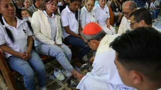 Rueda Aparicio lava los pies