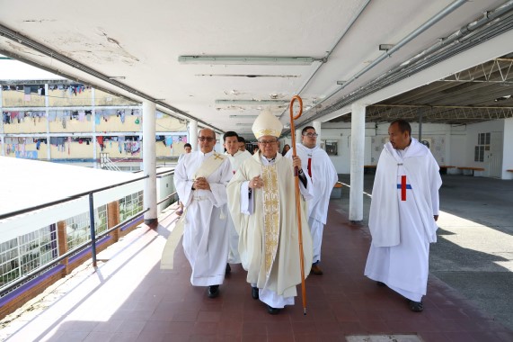 procesion en la carcel de mujeres de Bogota