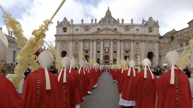 En el triduo pascual, demasiada solemnidad y muy poco evangelio
