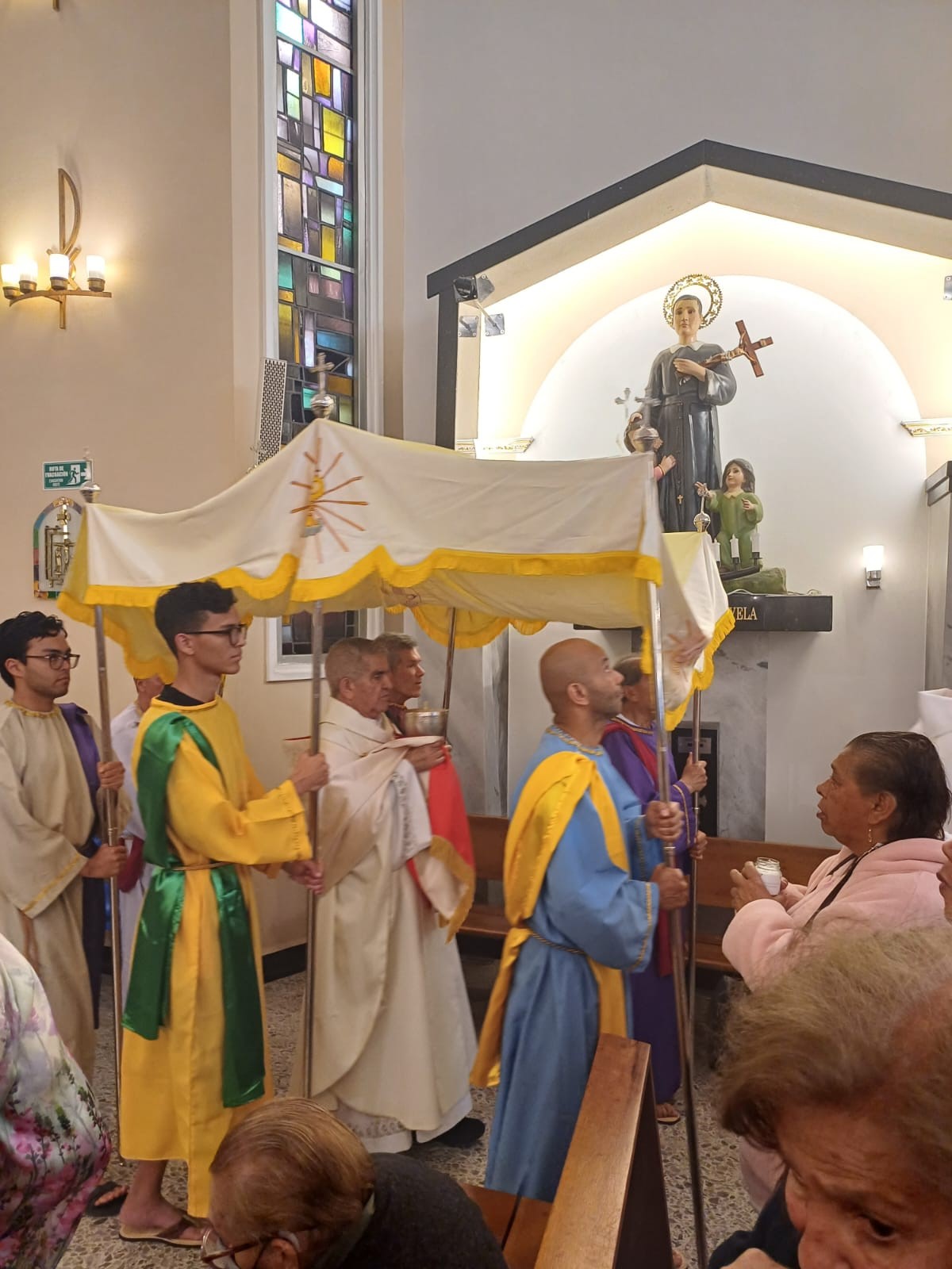procesion eucaristica del Jueves santo