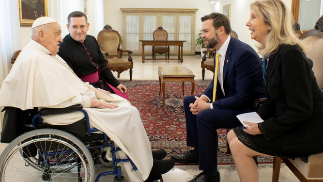 El papa recibió brevemente a Vance en su residencia Casa Santa Marta