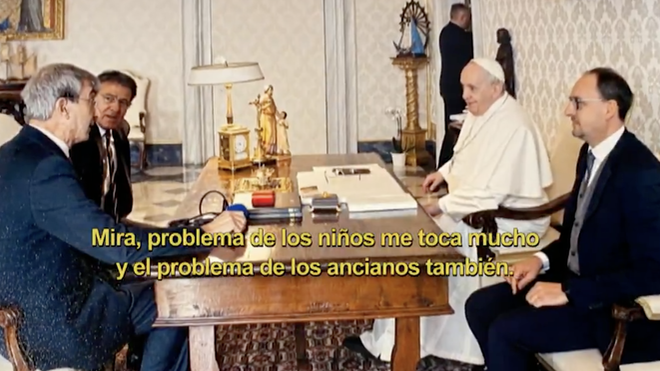 Un momento de la entrevista inédita del Papa Francisco