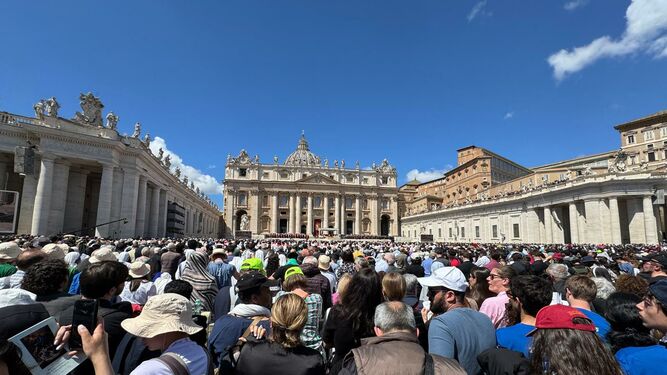 Multitudinario funeral