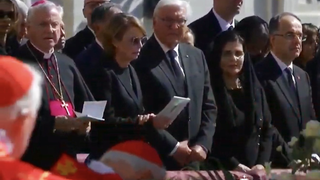 Vives, en el funeral del Papa