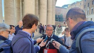Rosa Chávez, entrando en el precónclave