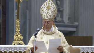 Mamberti preside la misa novendial en San Pedro