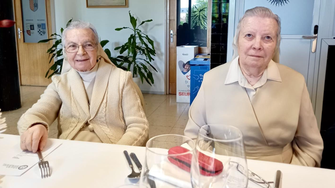 Sor María del Valle y Sor Conchi