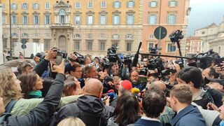 Cardenales, entre una marea de periodistas