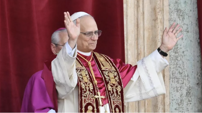 Prevost saluda a los fieles