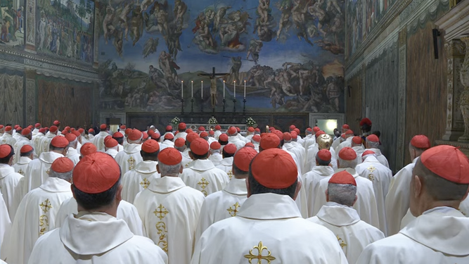 Los cardenales, en la Capilla Sixtina para la primera misa de León XIV