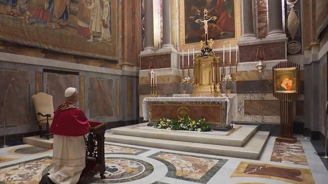 Prevost reza tras ser elegido Papa