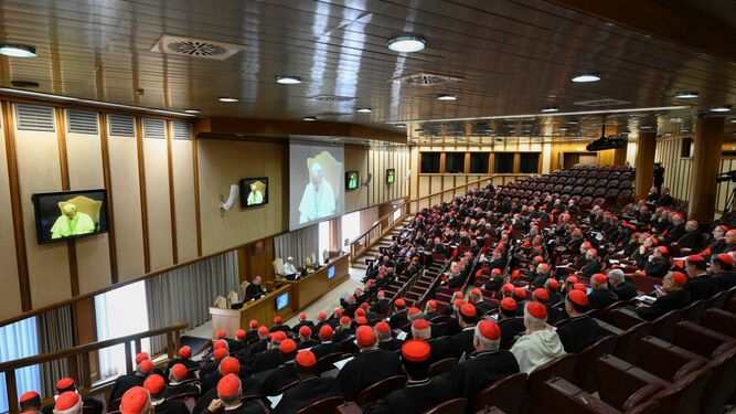 León XIV, con todos los cardenales