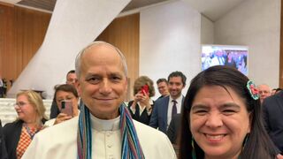 Prevost, con Paola Ugaz
