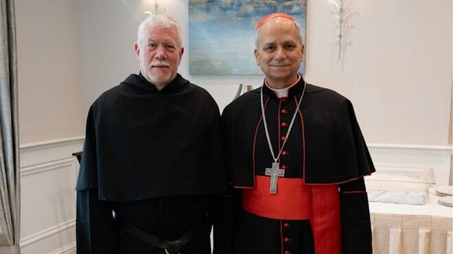 Cardenal Robert Prevost y Padre Anthony Pizzo