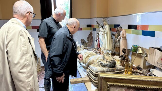 visita del Arzobispo de Valencia y el Cardenal Czerni a Picanya tras la dana