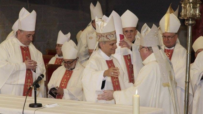 MOnseñor Prevost y monseñor Herrero