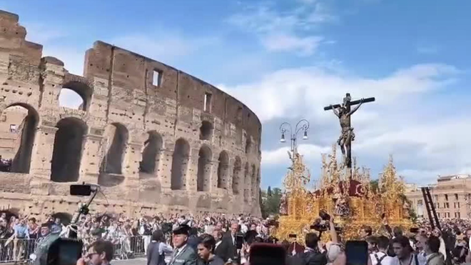 El Cachorro ante el Coliseo