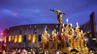El Cachorro, ante el Coliseo