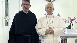 Alejandro Moral, general de los agustinos, con León XIV