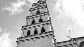 El campanario de la parroquia denunciada