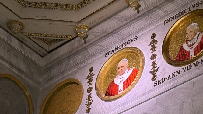 Los medallones de los Papas en San Pablo