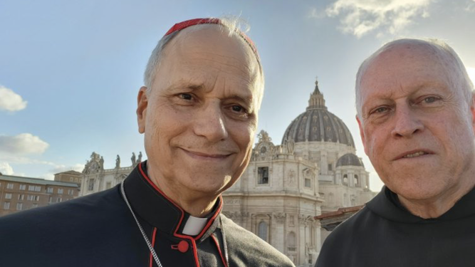 El entonces cardenal Prevost con el agustino Arthur Purcaro