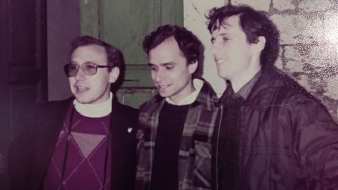Isaac González (ida) y Robert Prevost (c), cuando eran jóvenes