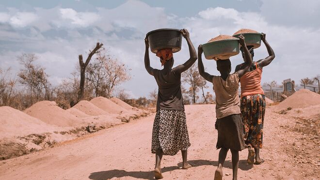 Mujeres y jóvenes africanas