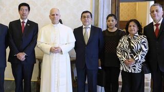 León XIV y la delegación peruana del Reniec