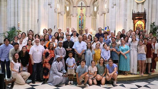 El cardenal Cobo con los misioneros de la diócesis de Madrid