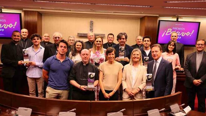 Foto de familia de los Premios Bravo de la CEE