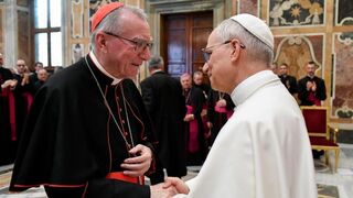 León XIV, con Parolin