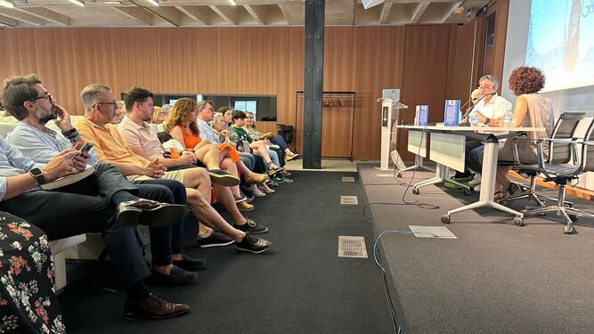 Asistentes a la presentación de la novela de Jesús Bastante