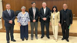 Panelistas en el conversatorio "Transiciones justas" en la Pontificia Universidad Gregoriana de Roma
