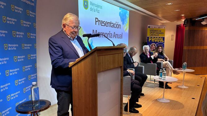Fernando Jaúregui presentó el acto